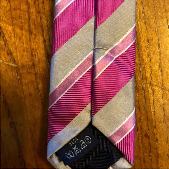 Burberry London Silk Tie Pink & Silver Diagonal Stripe w/ Knight Logo - Picture 5 of 9